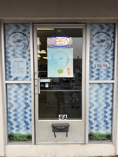 Jacki Kruse At Pet Valu