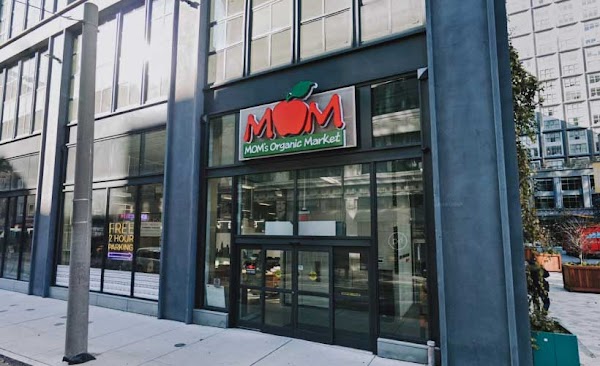 MOM's Organic Market